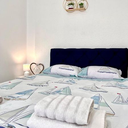 M Apartman Foca Eksteriør billede