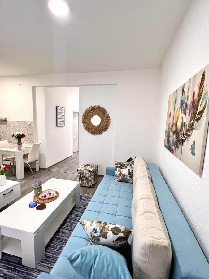M Apartman Foca Eksteriør billede