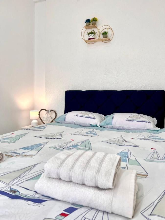 M Apartman Foca Eksteriør billede
