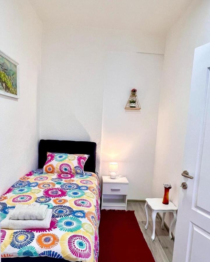 M Apartman Foca Eksteriør billede