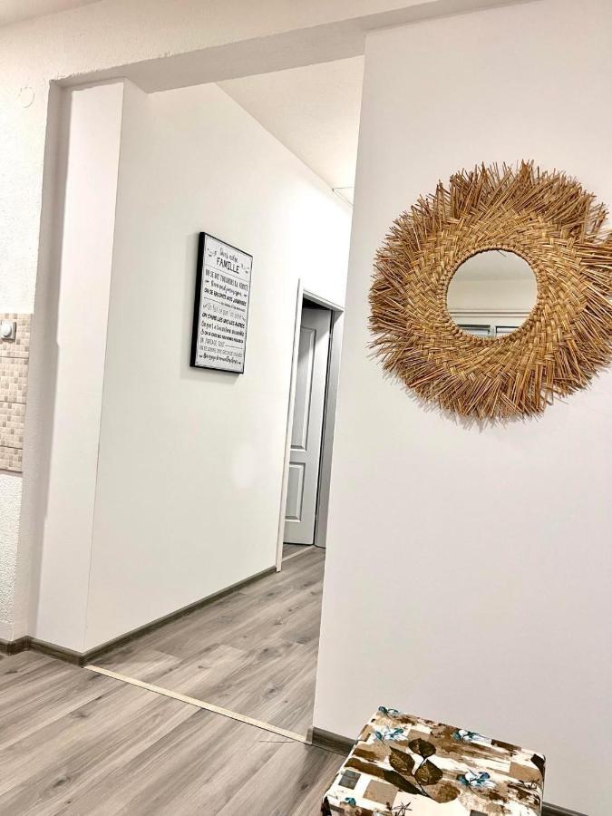M Apartman Foca Eksteriør billede