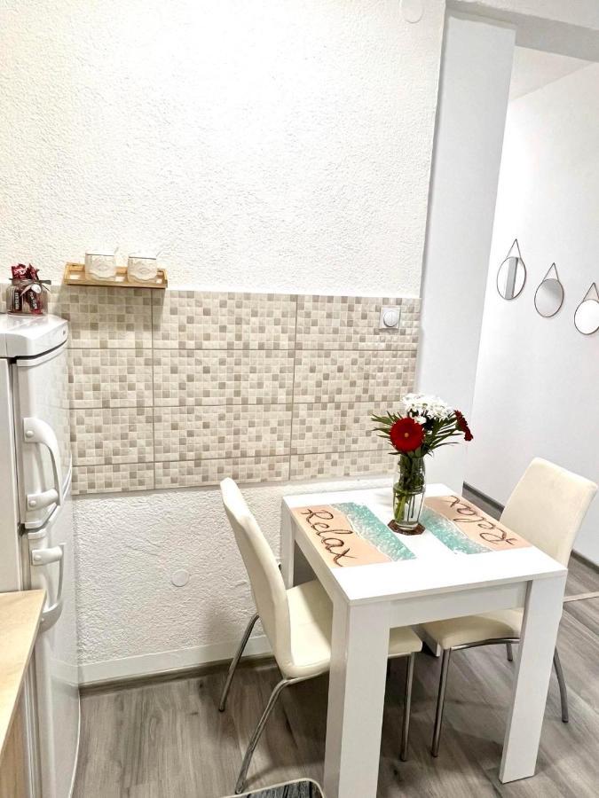 M Apartman Foca Eksteriør billede